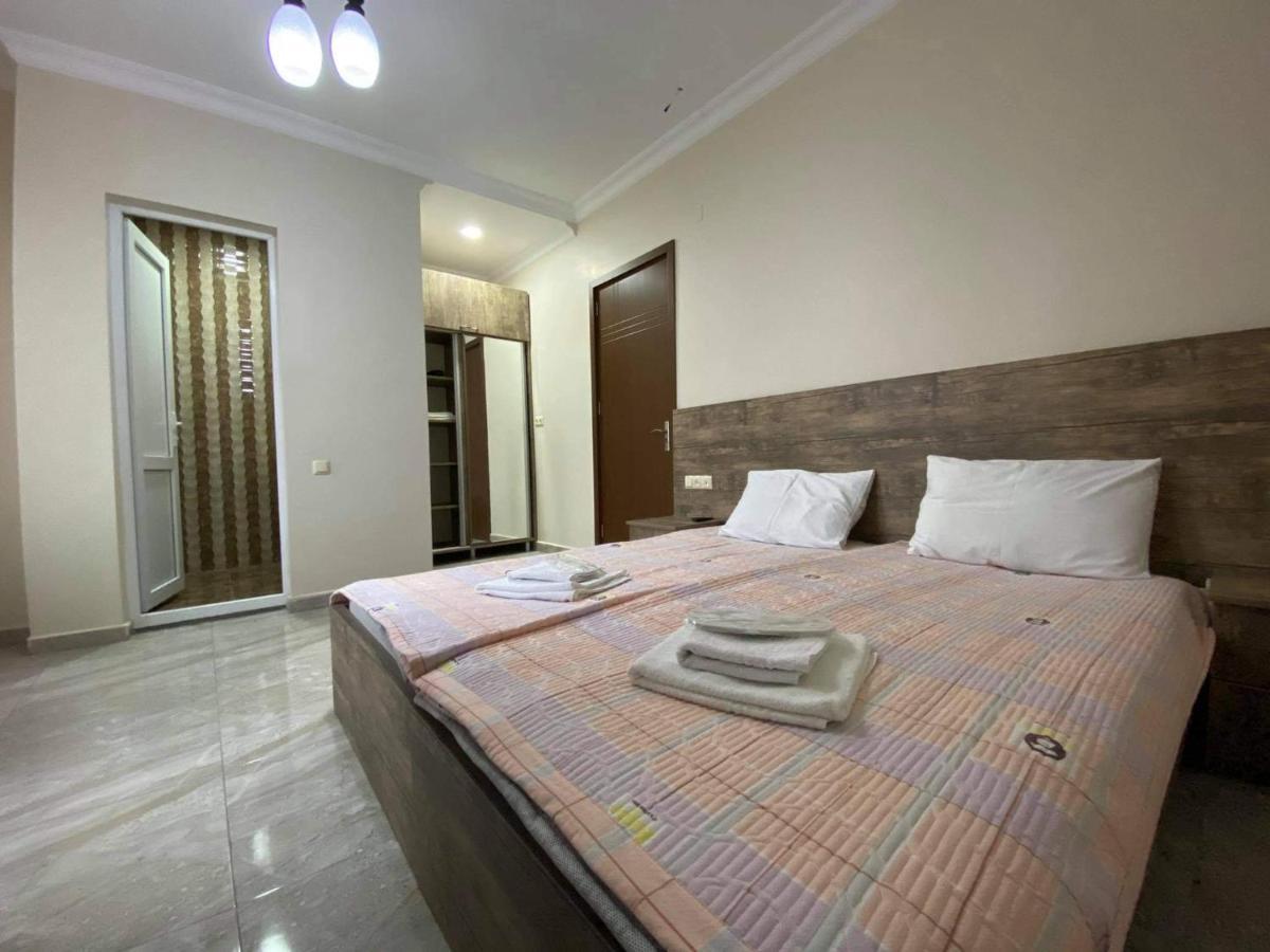 Family Hotel Batumi Exterior photo