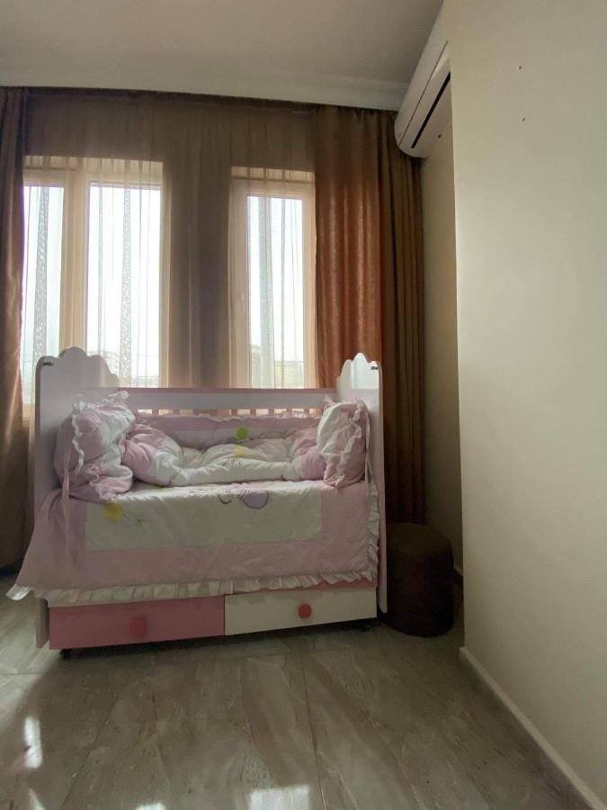 Family Hotel Batumi Exterior photo