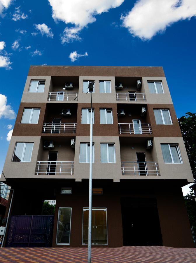 Family Hotel Batumi Exterior photo