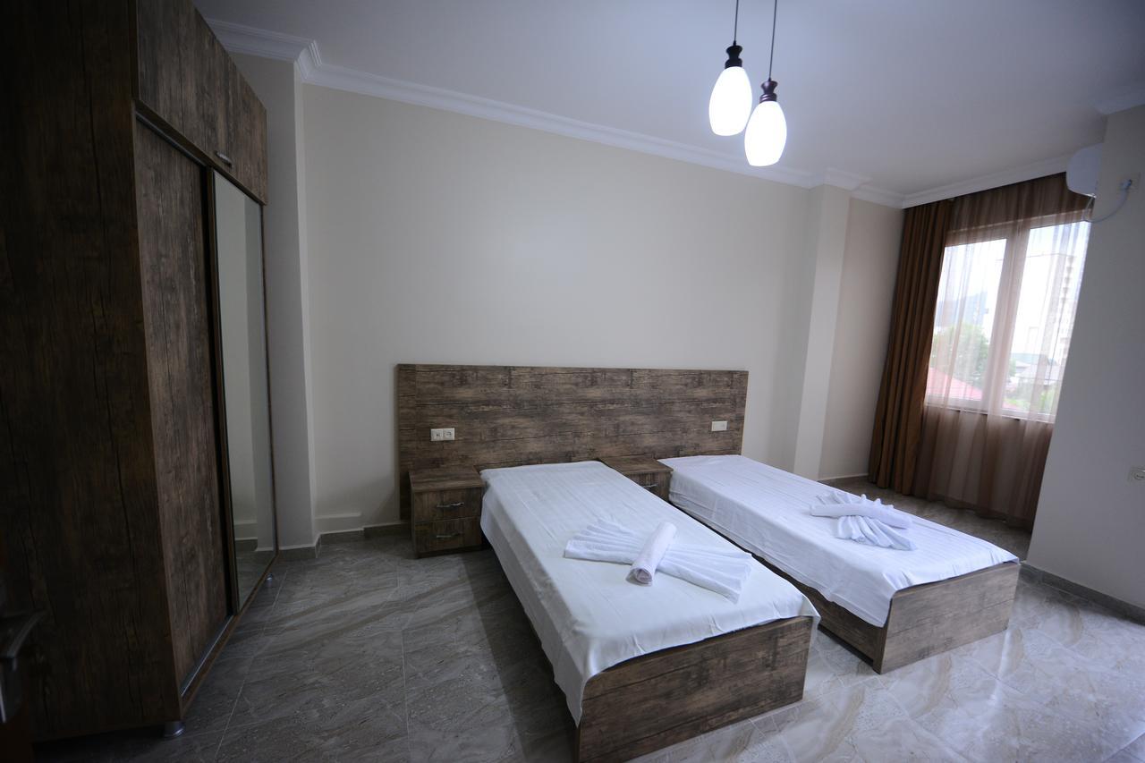 Family Hotel Batumi Exterior photo